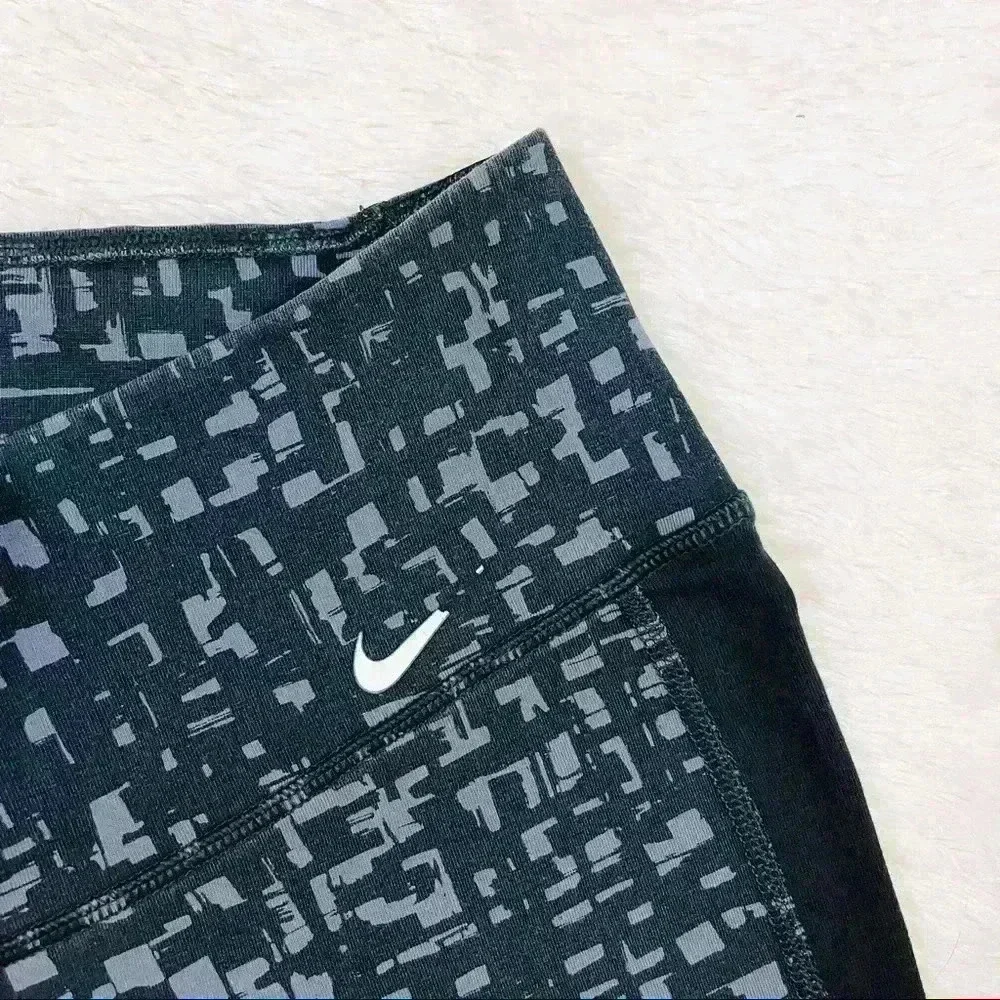 Nike Dry Black & Gray Printed High‎ Waisted Athletic Compression Leggings (XS)